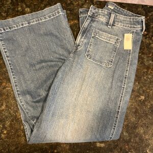 NWT- Old Navy women’s wide leg jeans (12)